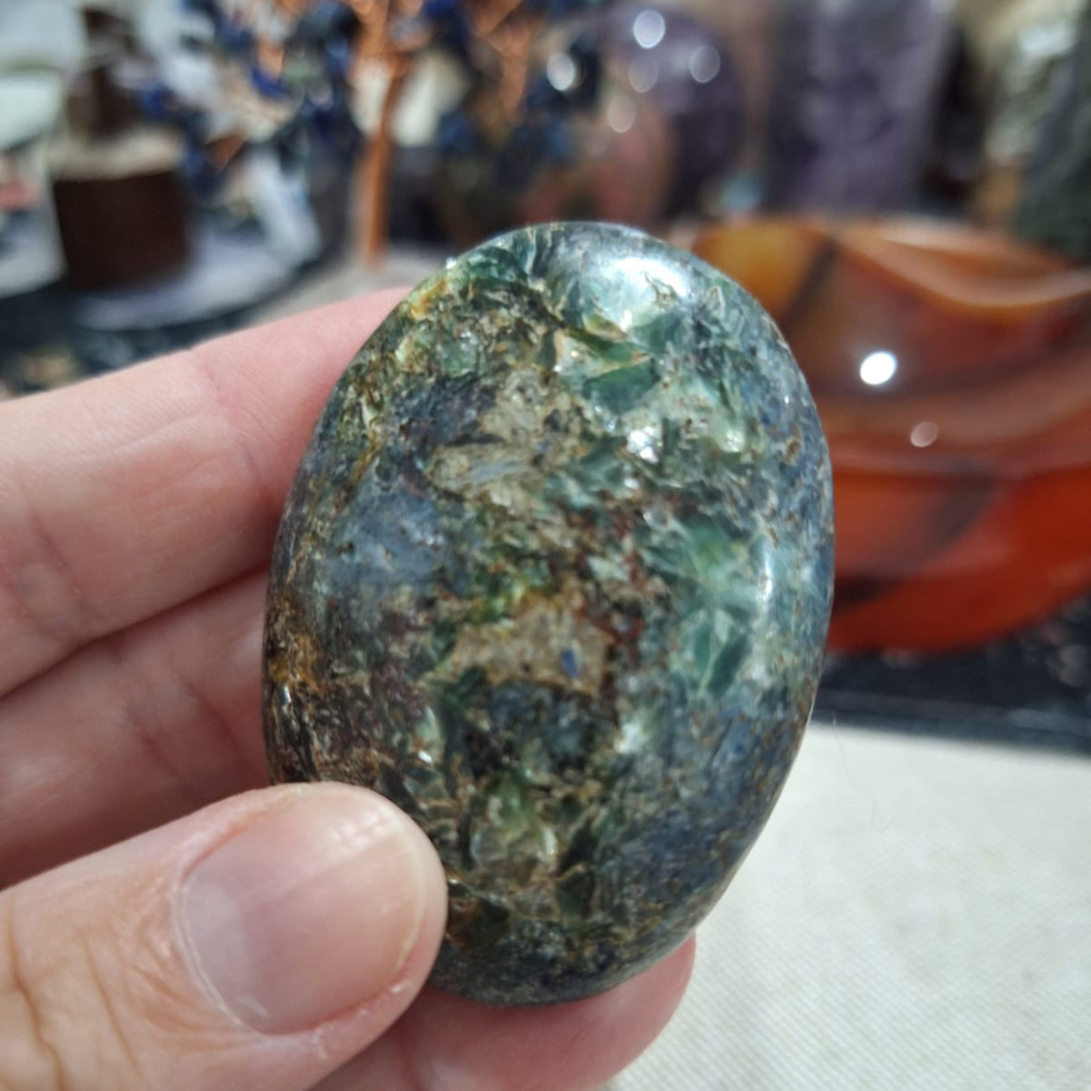 Green kyanite