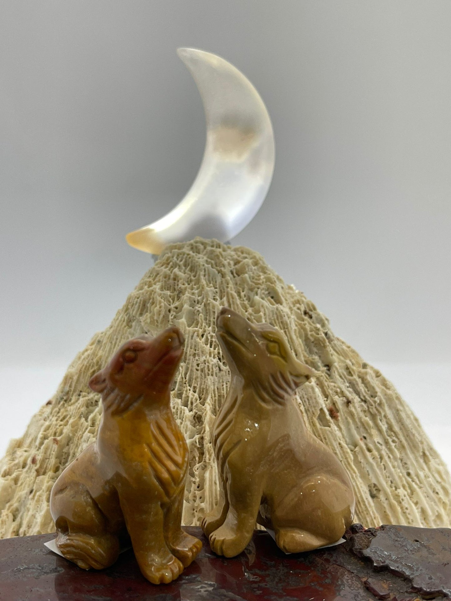 Jasper Wolf Carving 28g