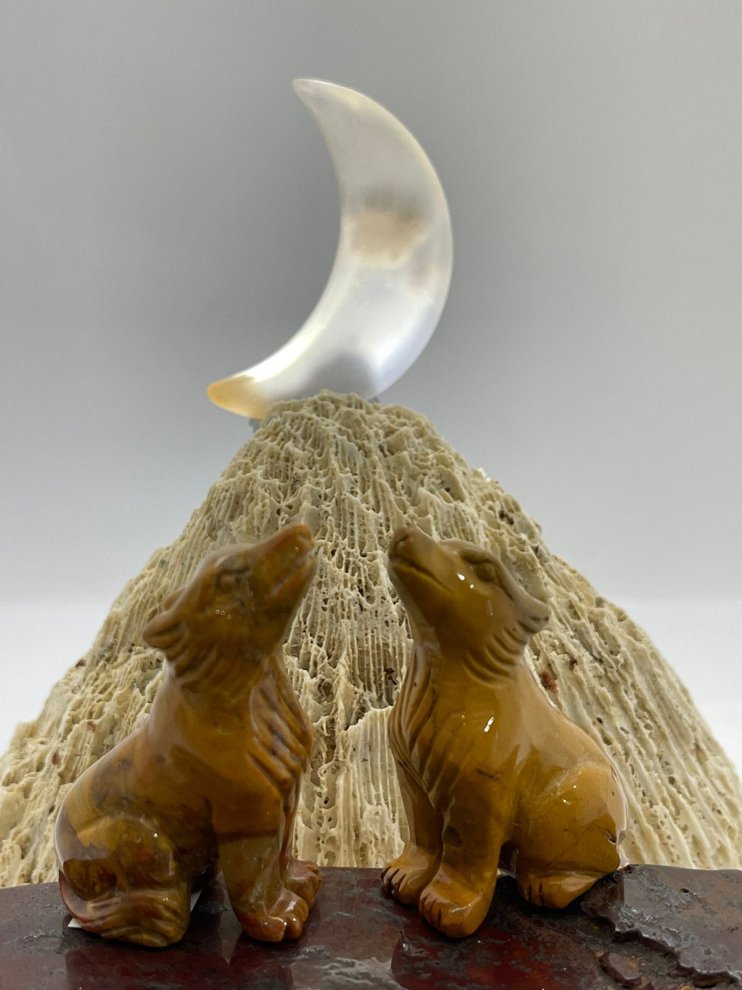 Jasper Wolf Carving 28g