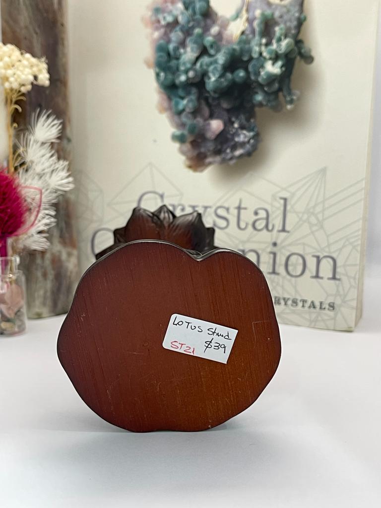 Lotus Hand Resin Sphere Stand