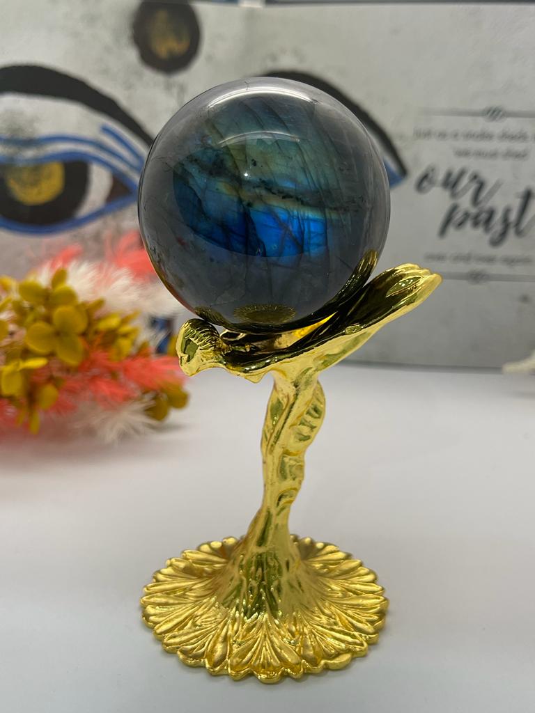 Flying Lady Sphere Stand Gold