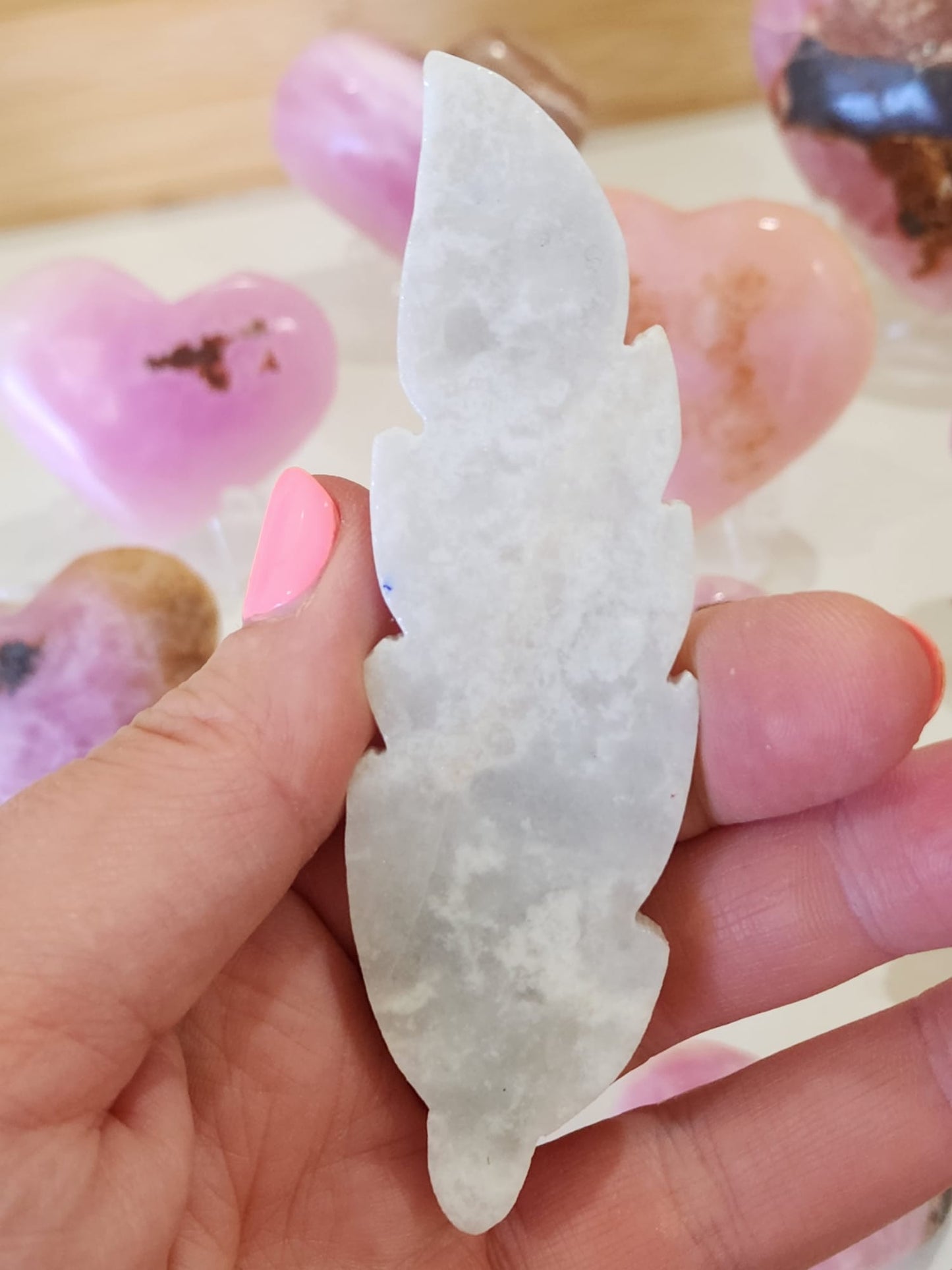 White/Grey Onyx Feather Carving 30g