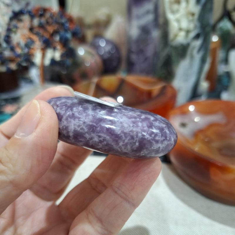 Lepidolite Palm 82g