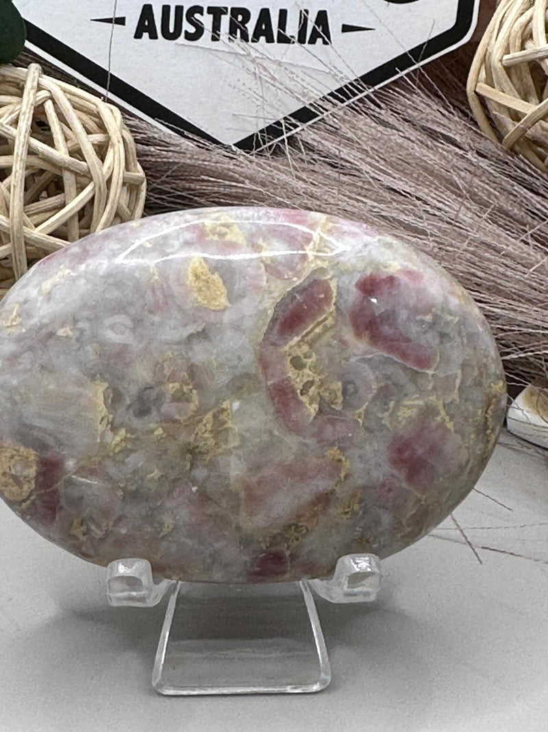 Strawberry Jasper Palm 104g