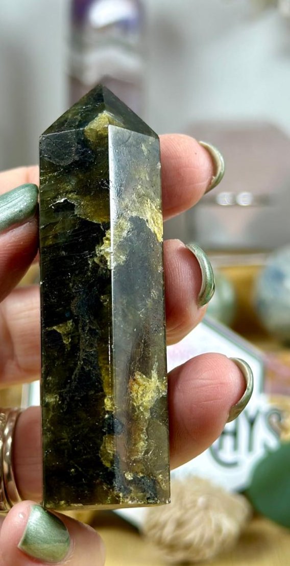 Labradorite Point