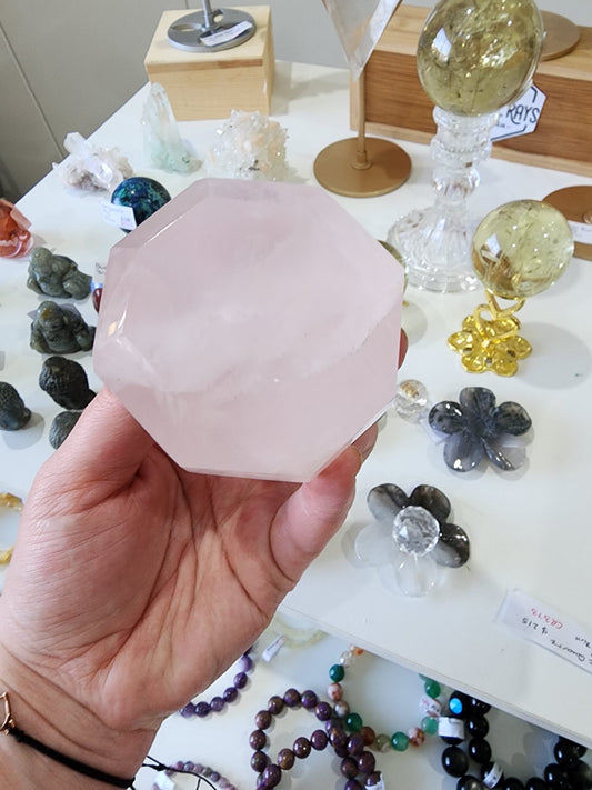 Rose Quartz Diamond + stand 388g