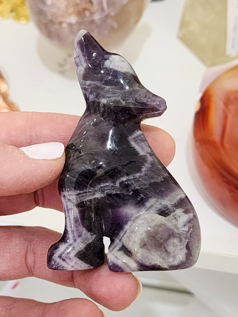 Dream Amethyst Wolf carving