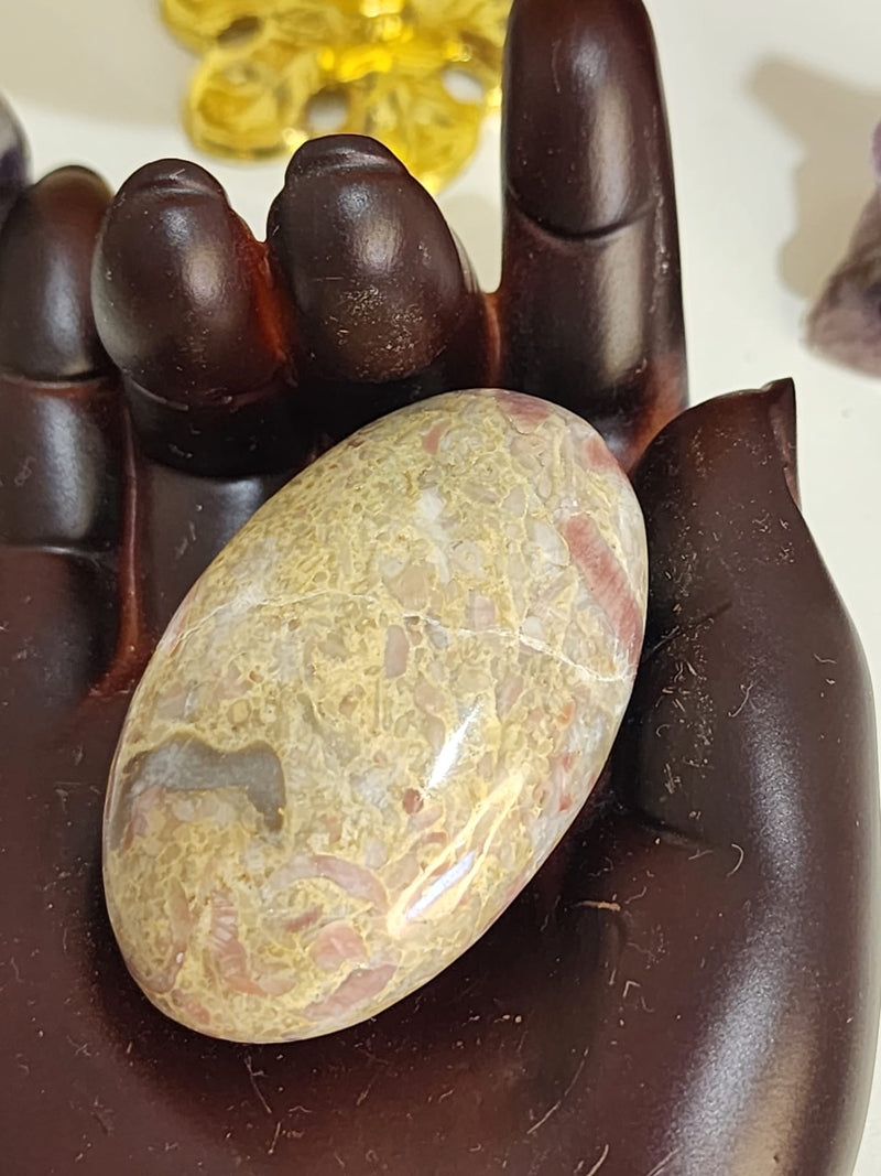 Strawberry Jasper Palm 61g