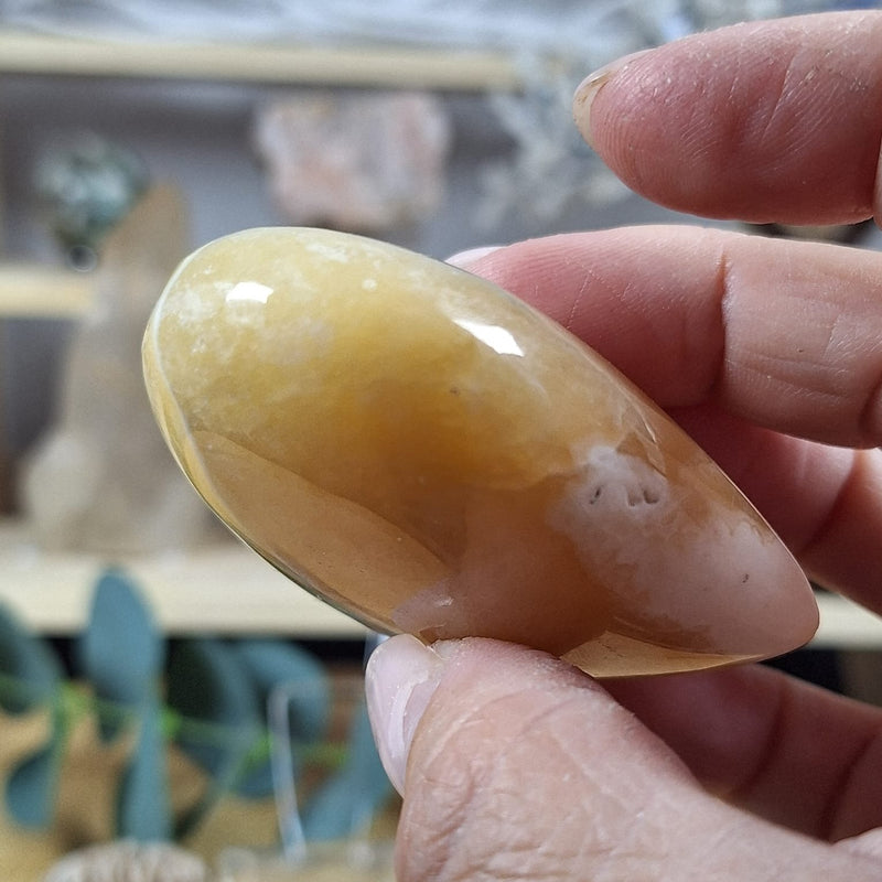 Mango Calcite