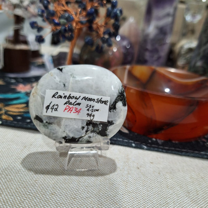 Rainbow Moonstone Palm 94g