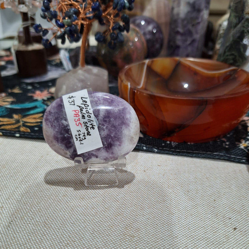 Lepidolite Palm 74g