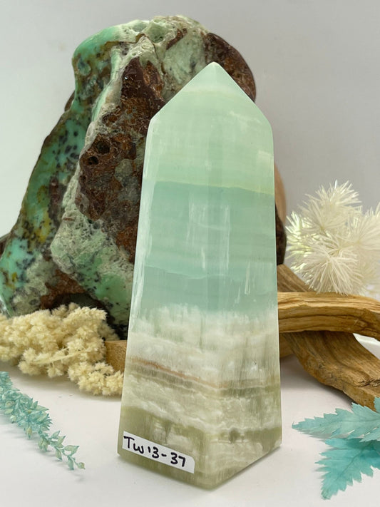 💚 Pistachio Calcite ~ Tower