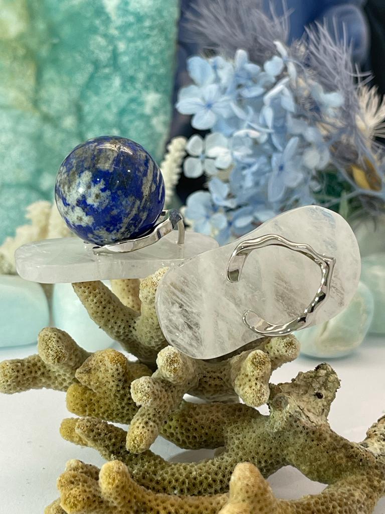 Clear Quartz ~ Thong carving